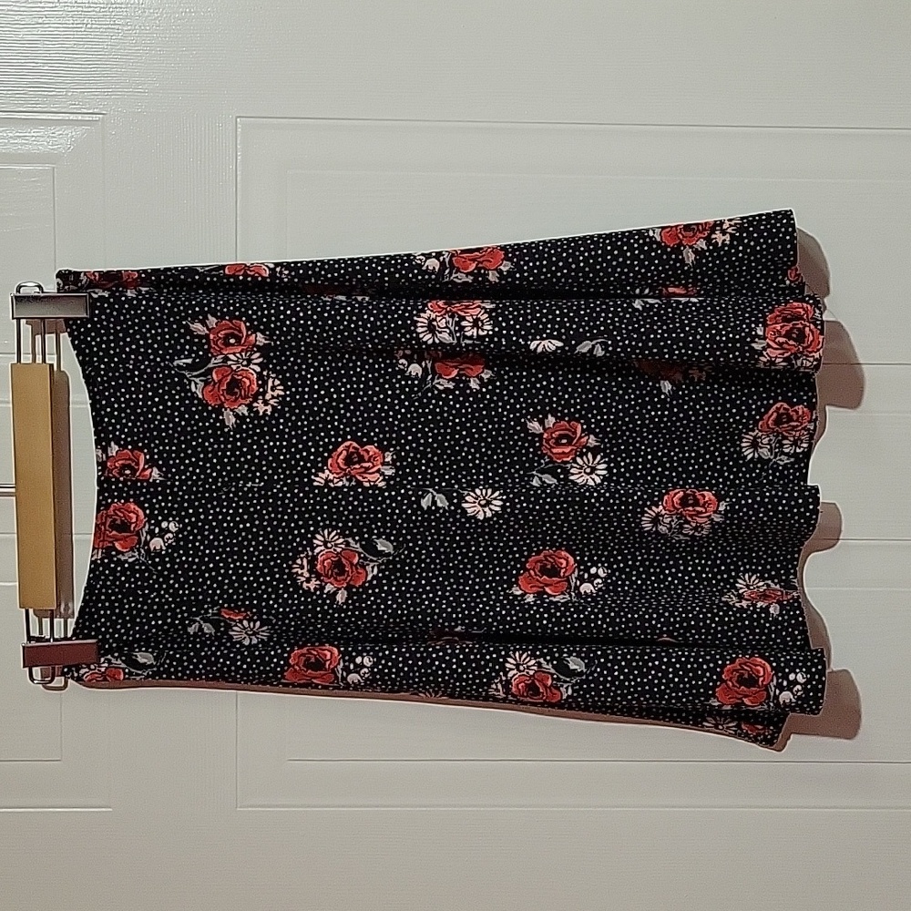 Vamp Flowy A-line Black Floral Skirt US S